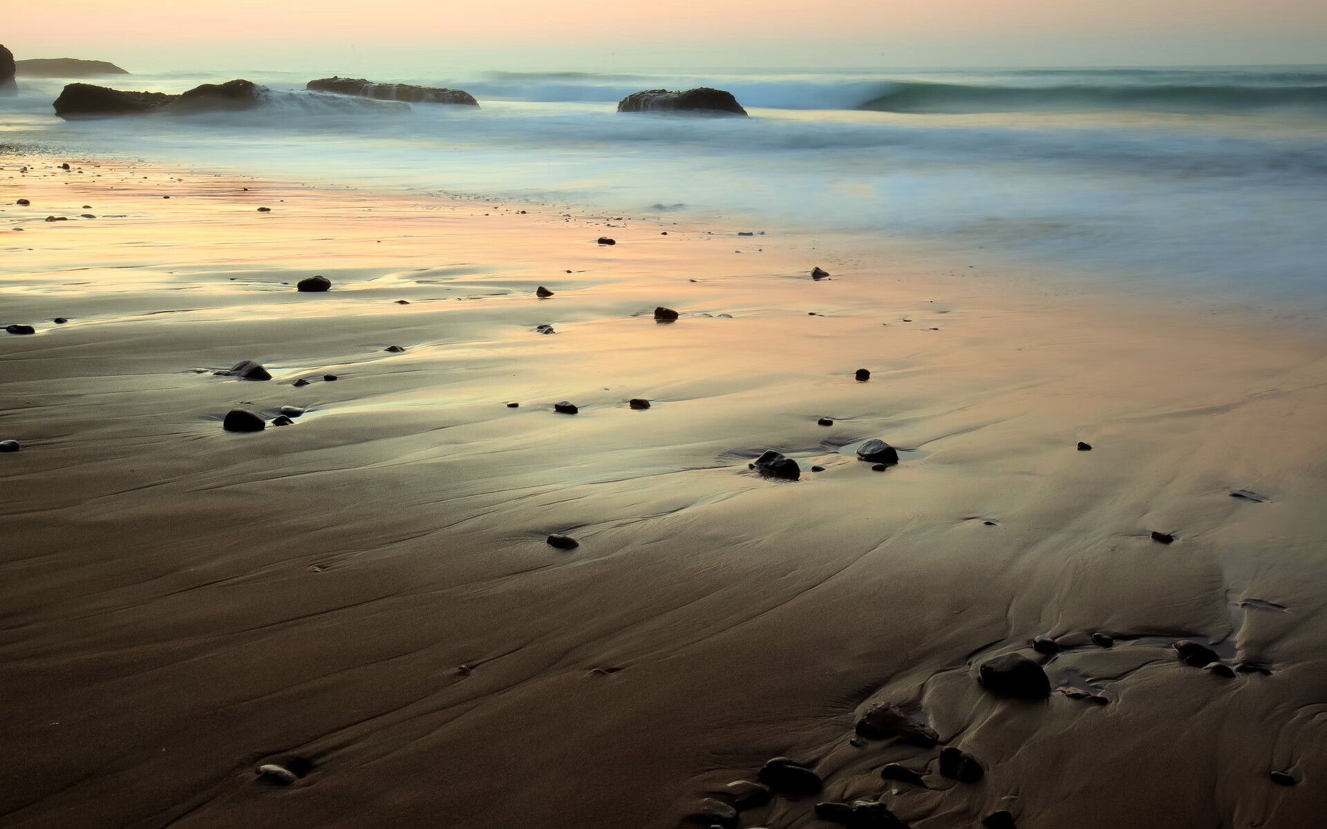 FB体育官网-_跨界合作：时尚品牌赞助的明星网球友谊赛_，网球赞助商